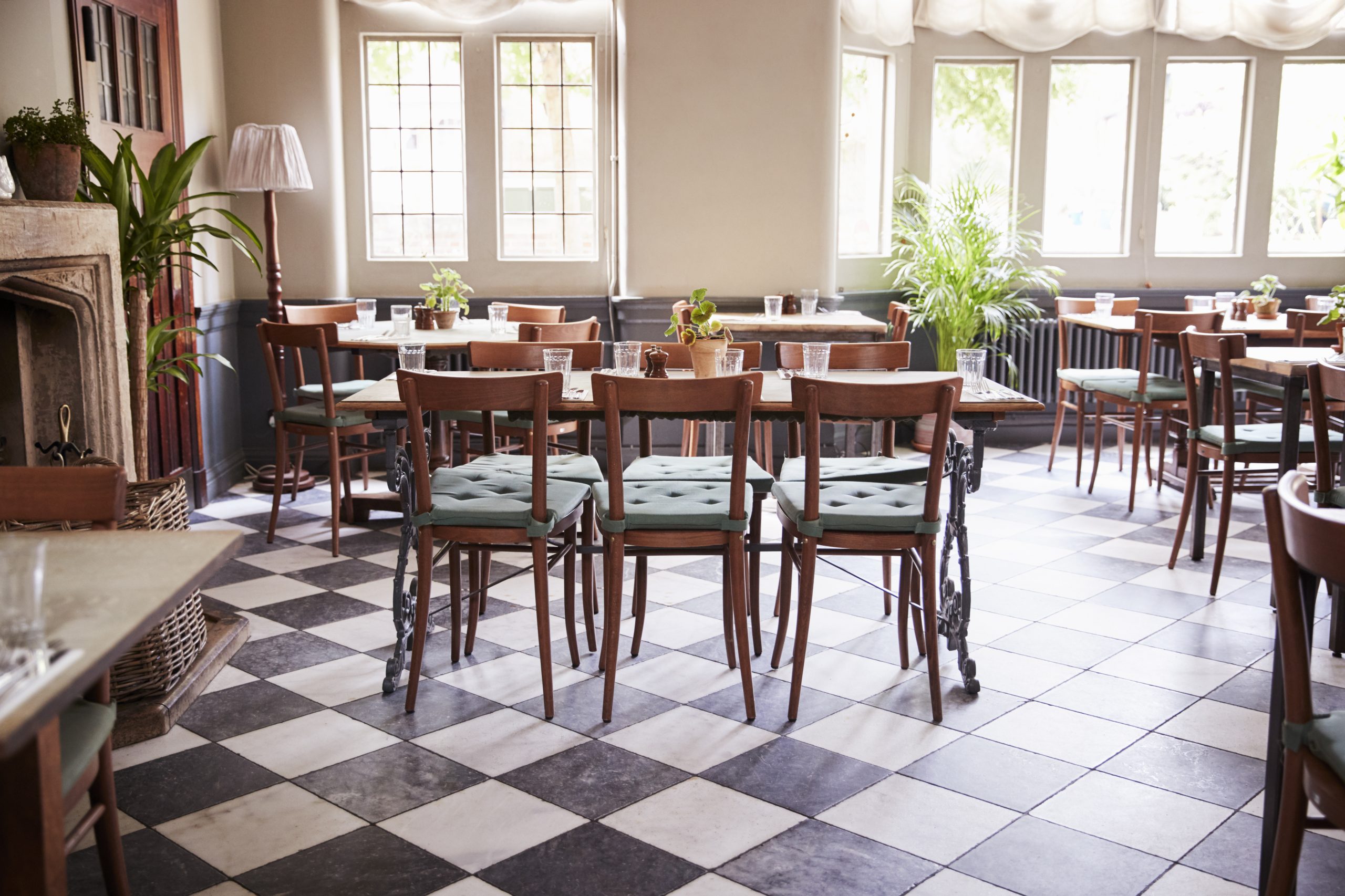 Shine-ready restaurant floor and tables in Clarksville, IN